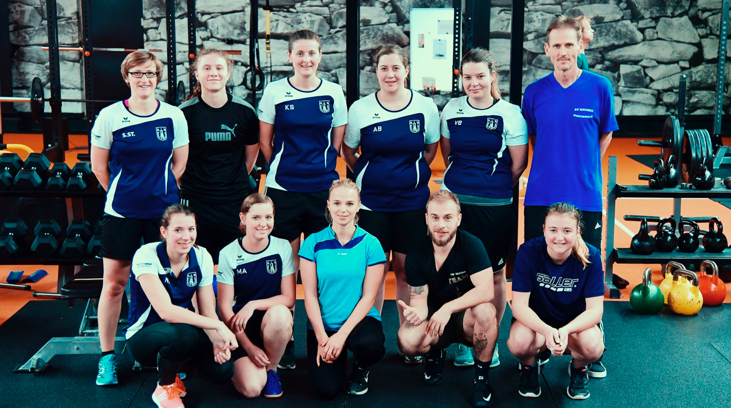 behind:the:scenes:it's:your:stage:start:play:repeat - SV Bavaria Waischenfeld die Frauenfußballmannschaft beim Cross Gym Trainin mit Bastian Lumpp in der Sportwelt Pegnitz